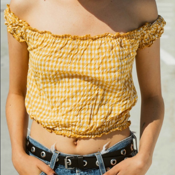 Brandy Melville Tops - RARE Brandy Melville off the shoulder “Rio Top”